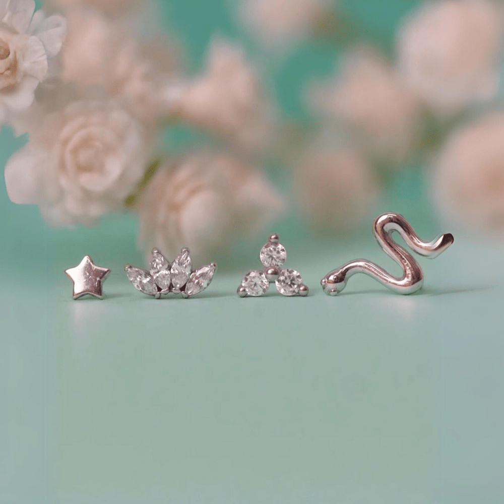 14K White Gold Jewelery: 14K white gold diamond stud earrings - Lulu Ave